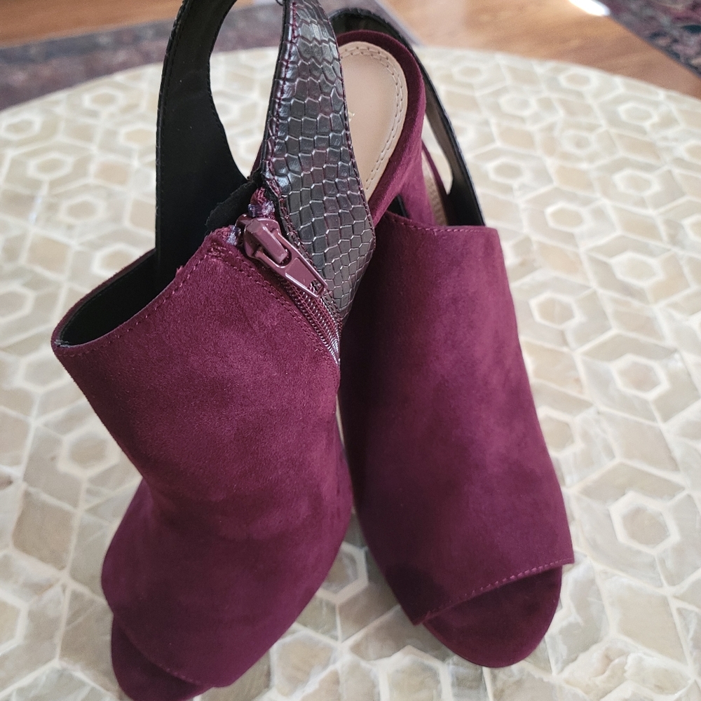 Sling Backs Kelly and Katie Faux Suede Size 8.5